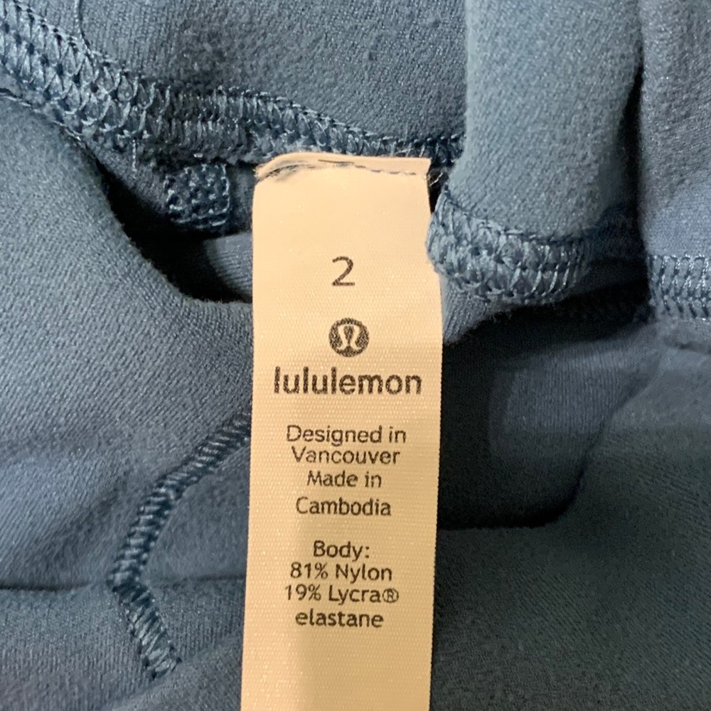 * PETROL BLUE LULULEMON LEGGINGS 28” - Picture 5 of 8